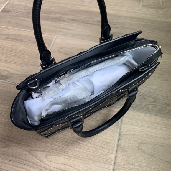 Michael Kors Selma Medium Diamond Grommet Leather Satchel -admiral - Picture 7 of 8